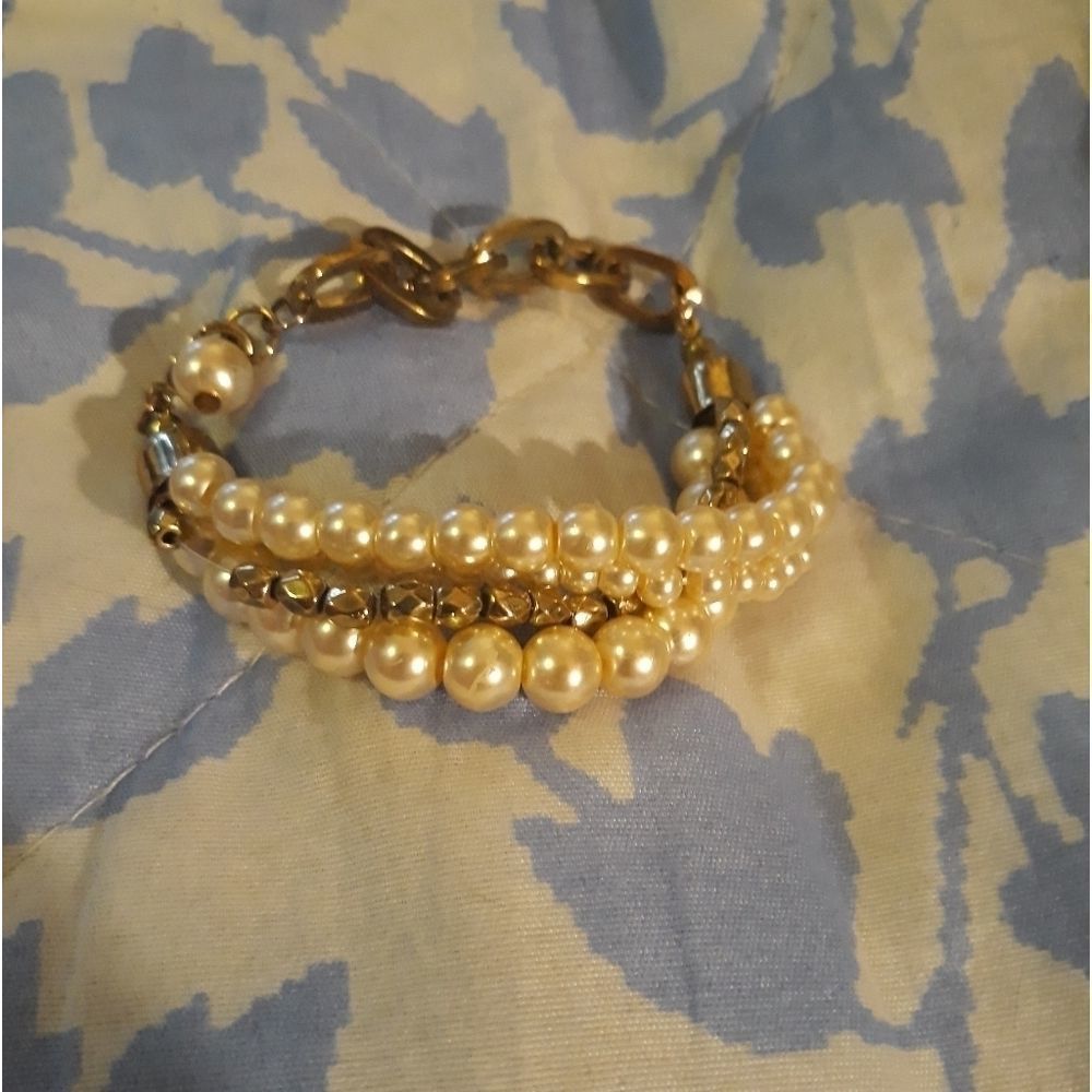 4 string clasp bracelet